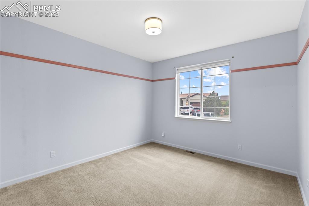 Image 24 of 43: Bedroom