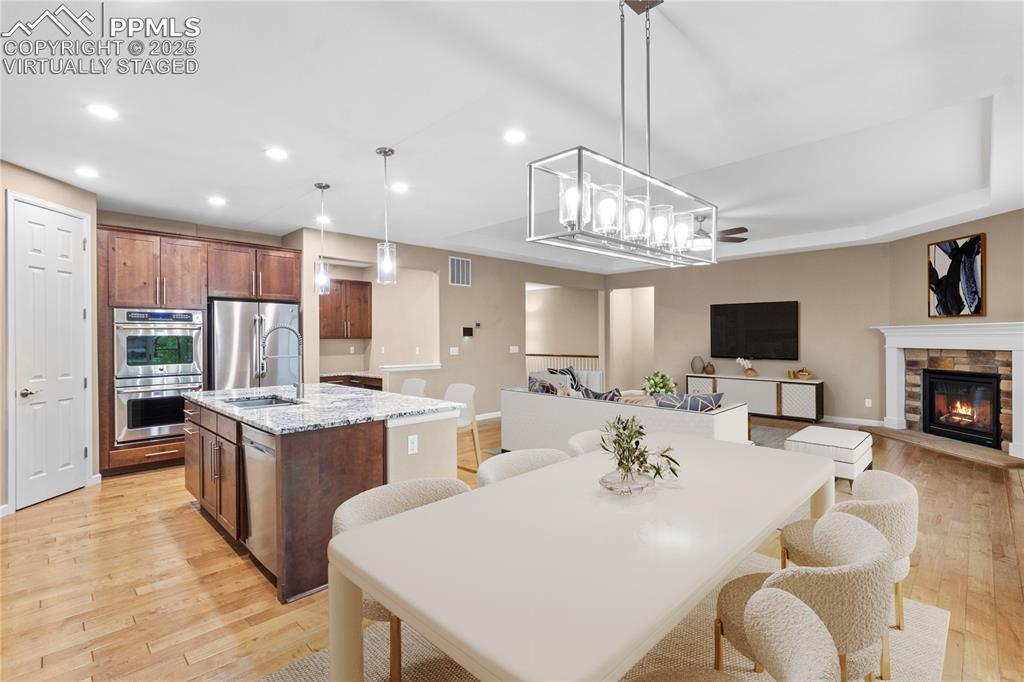 Image 3 of 43: Virtually Staged