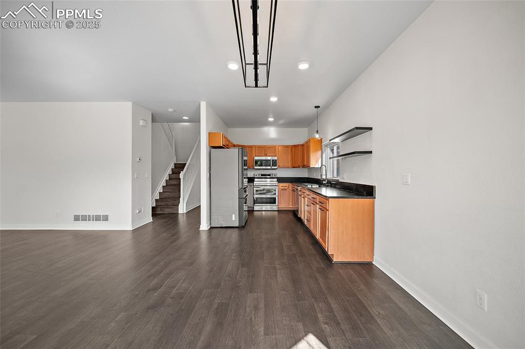 Image 12 of 46: Kitchen