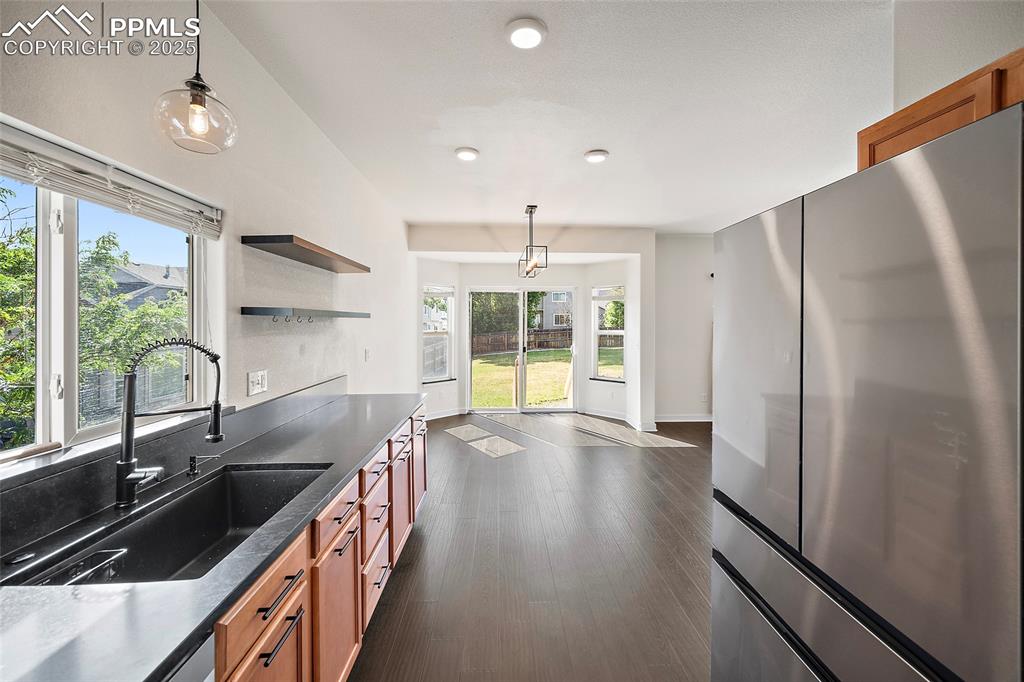 Image 15 of 46: Kitchen