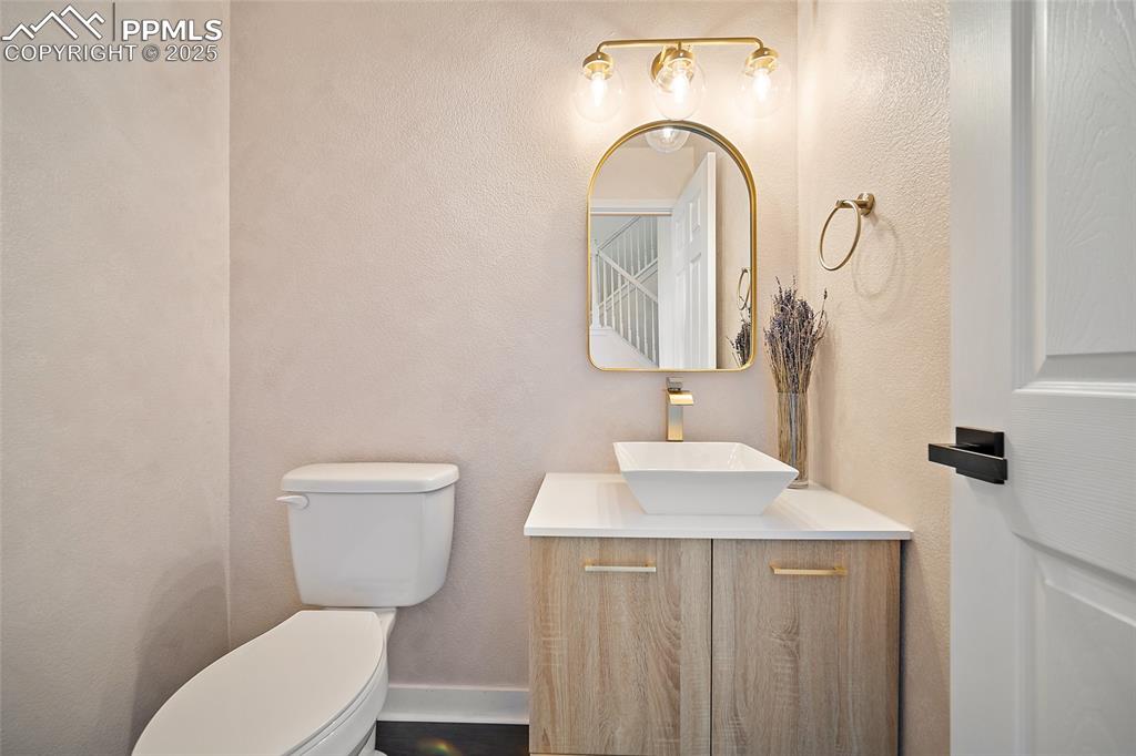 Image 18 of 46: Bathroom