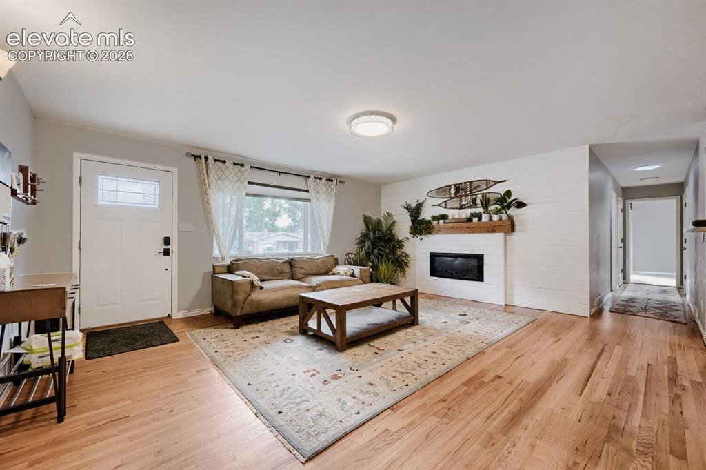 Image 7 of 17: Living Room