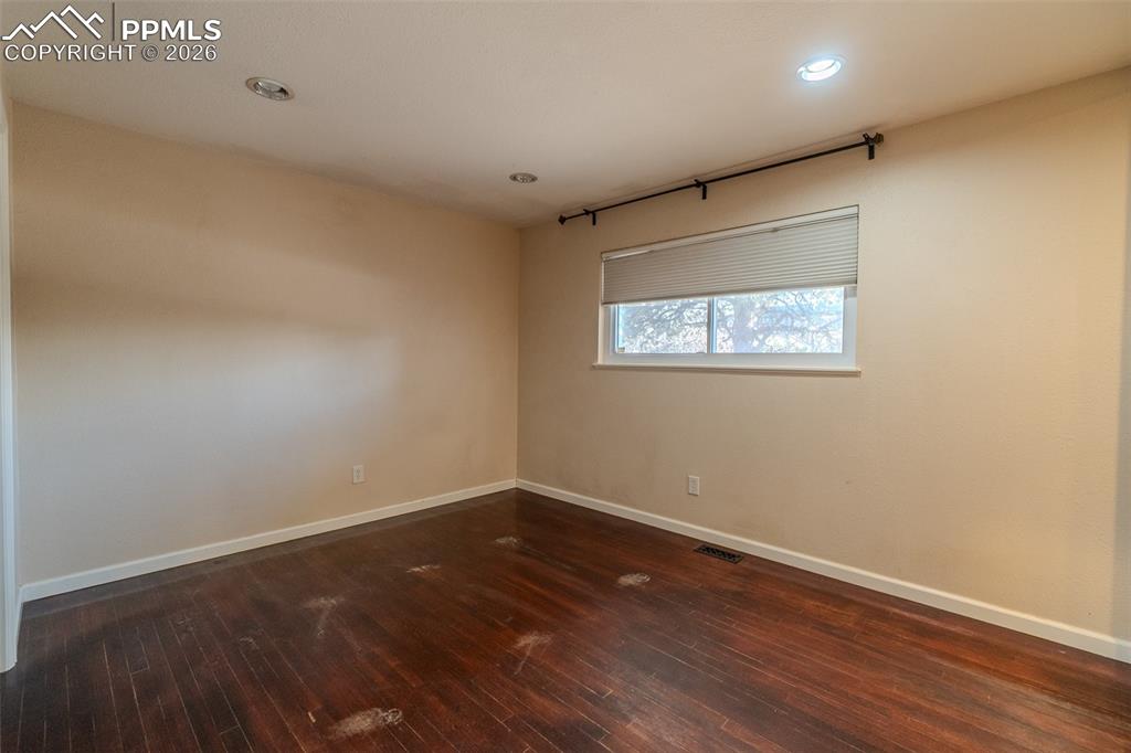 Image 10 of 21: Master Bedroom