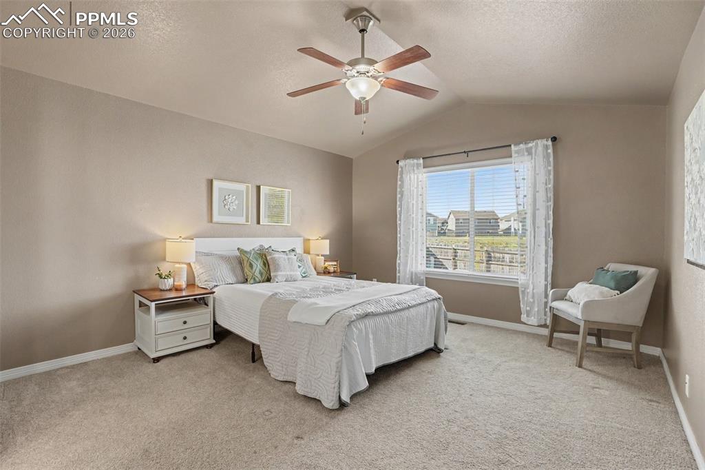 Image 11 of 36: Bedroom