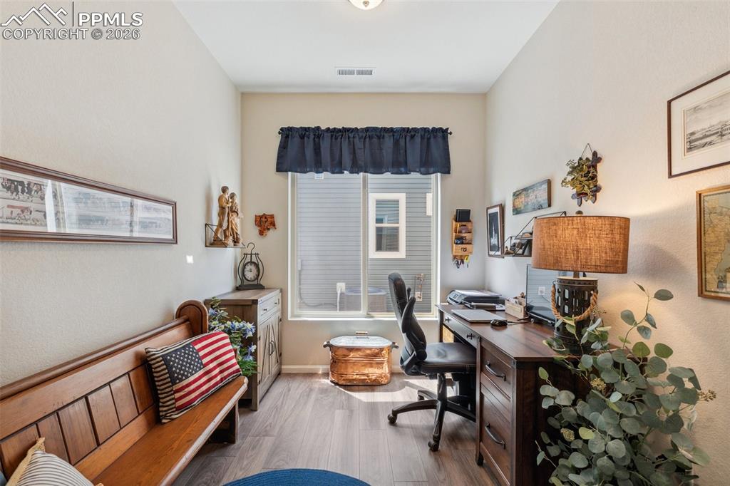 Image 10 of 24: Office