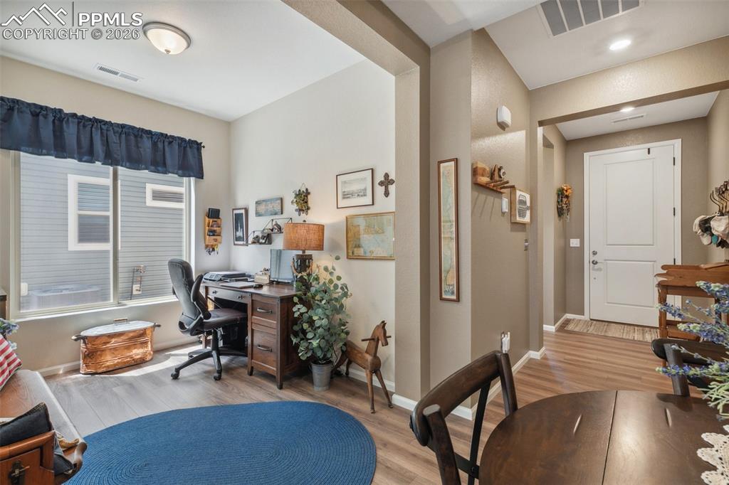 Image 11 of 24: Office