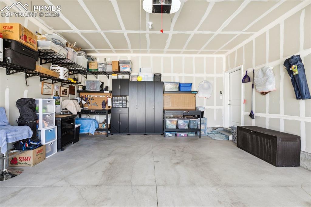 Image 24 of 24: Garage