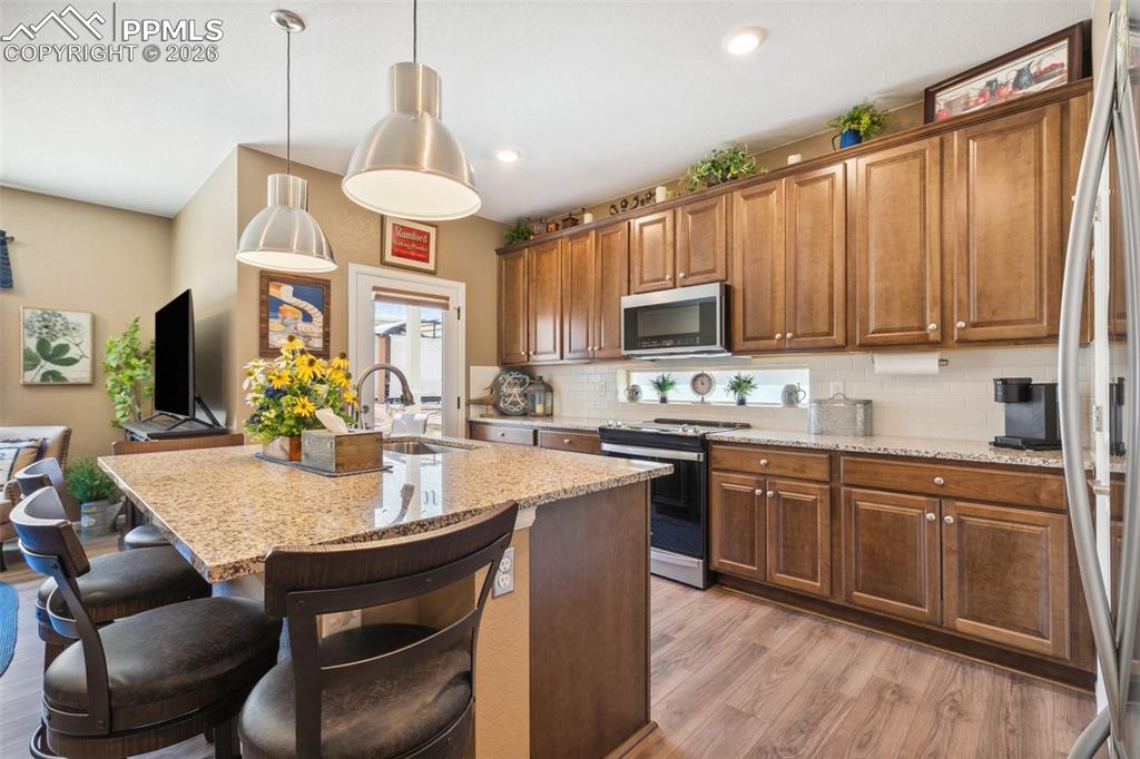 Image 8 of 24: Kitchen