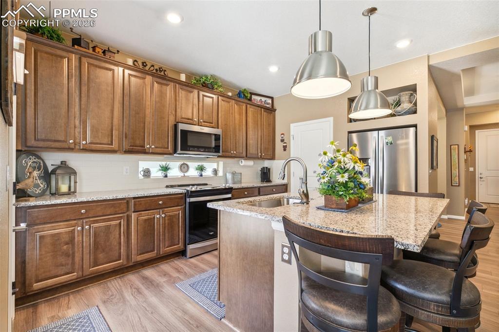 Image 9 of 24: Kitchen