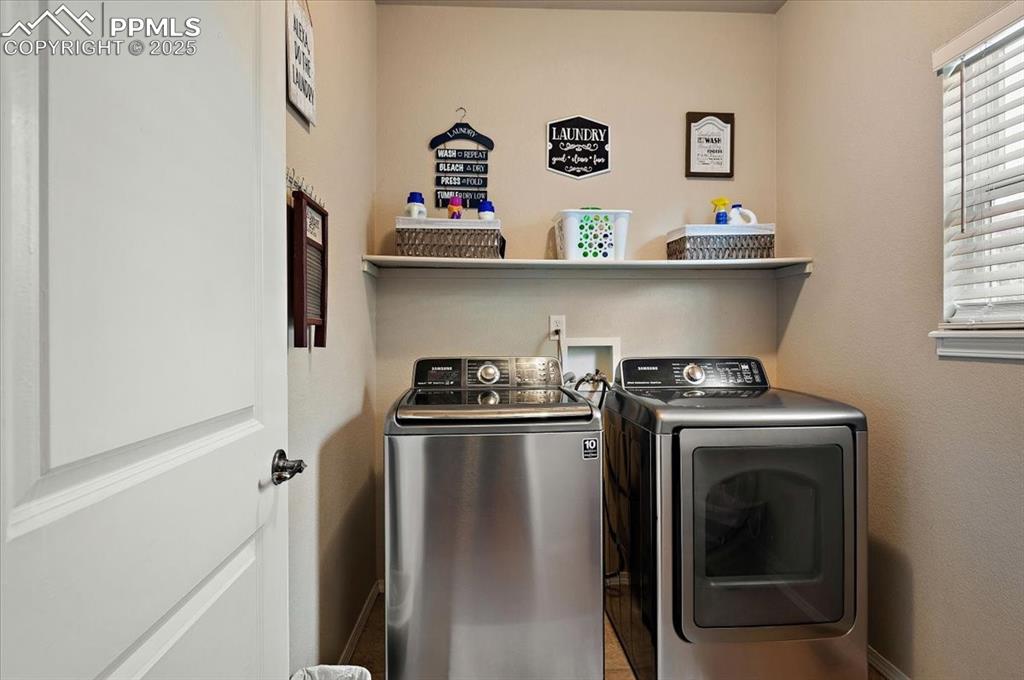 Image 17 of 36: Laundry