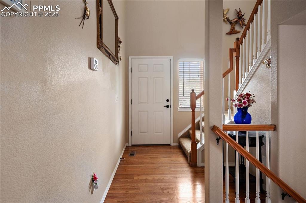 Image 18 of 36: Entry