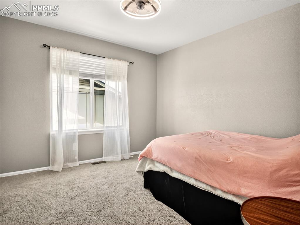 Image 26 of 40: Bedroom