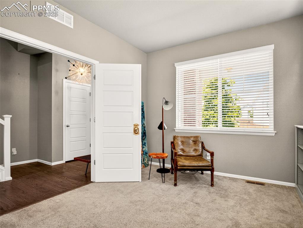 Image 5 of 40: Sitting Room