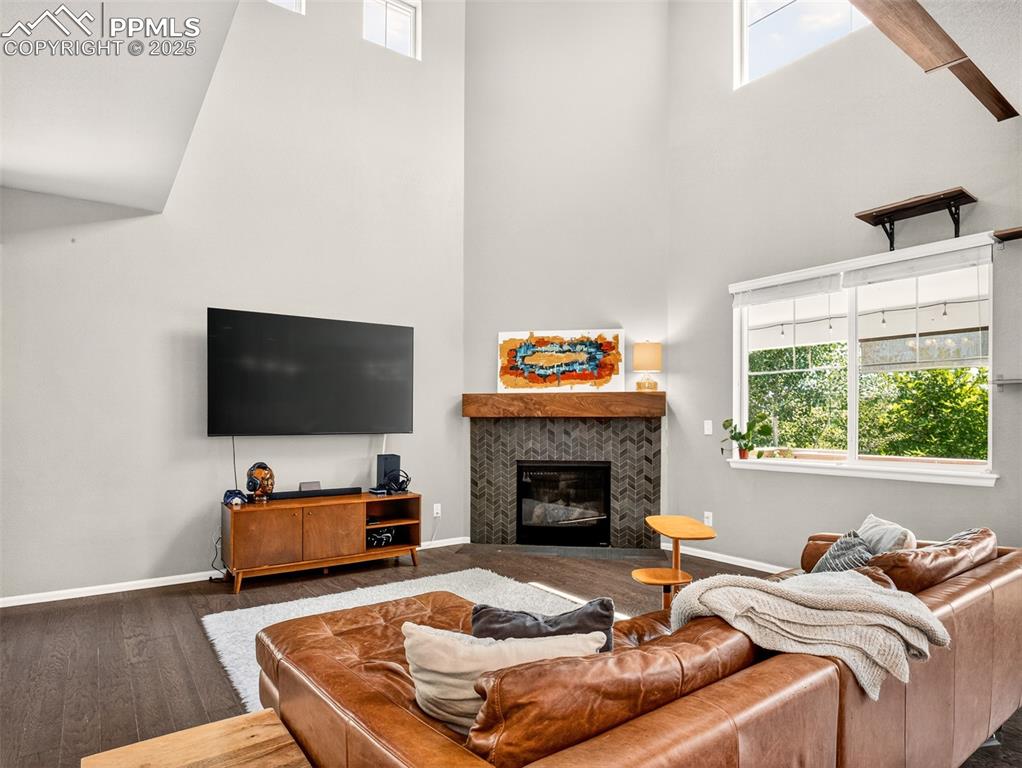 Image 9 of 40: Living Room