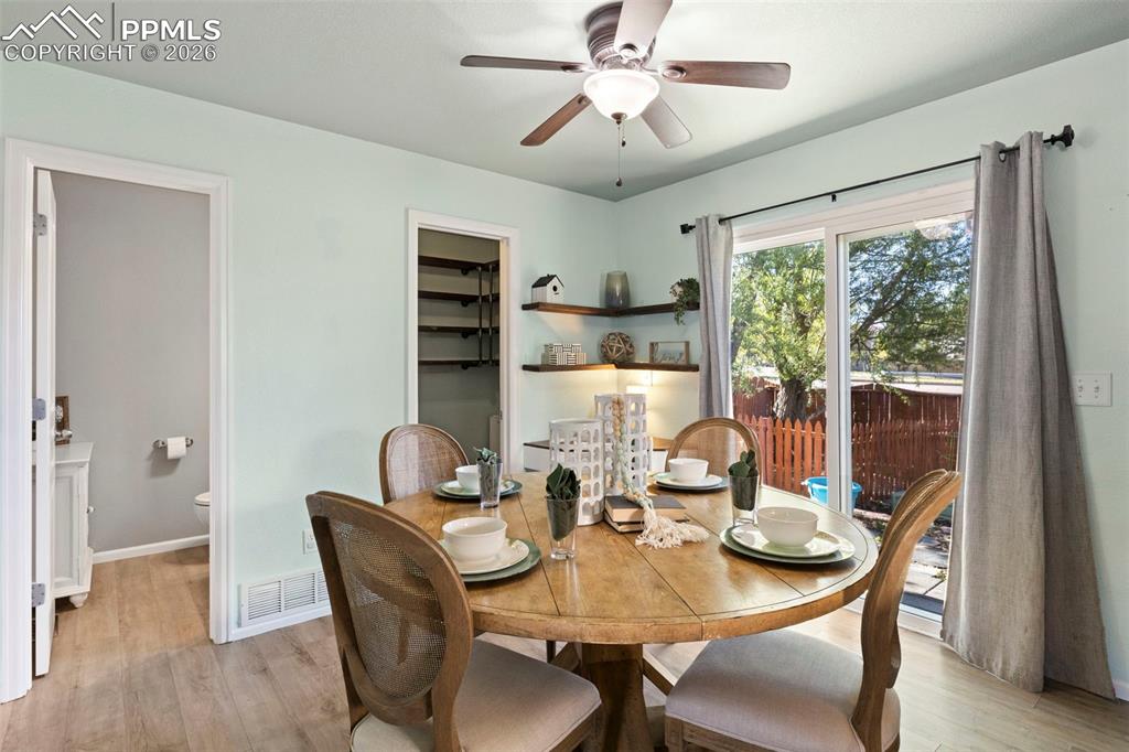 Image 6 of 27: Dining Area