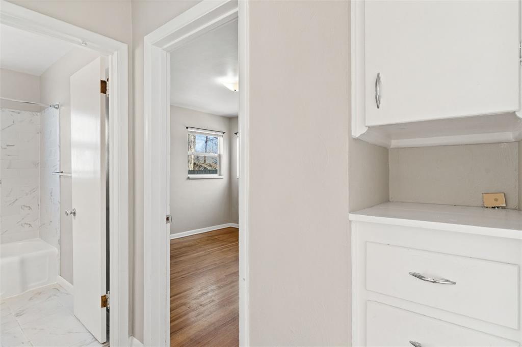 Image 26 of 30: Hallway