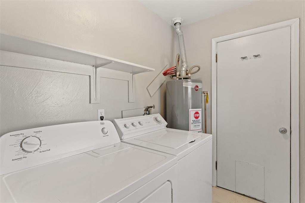 Image 6 of 30: Laundry