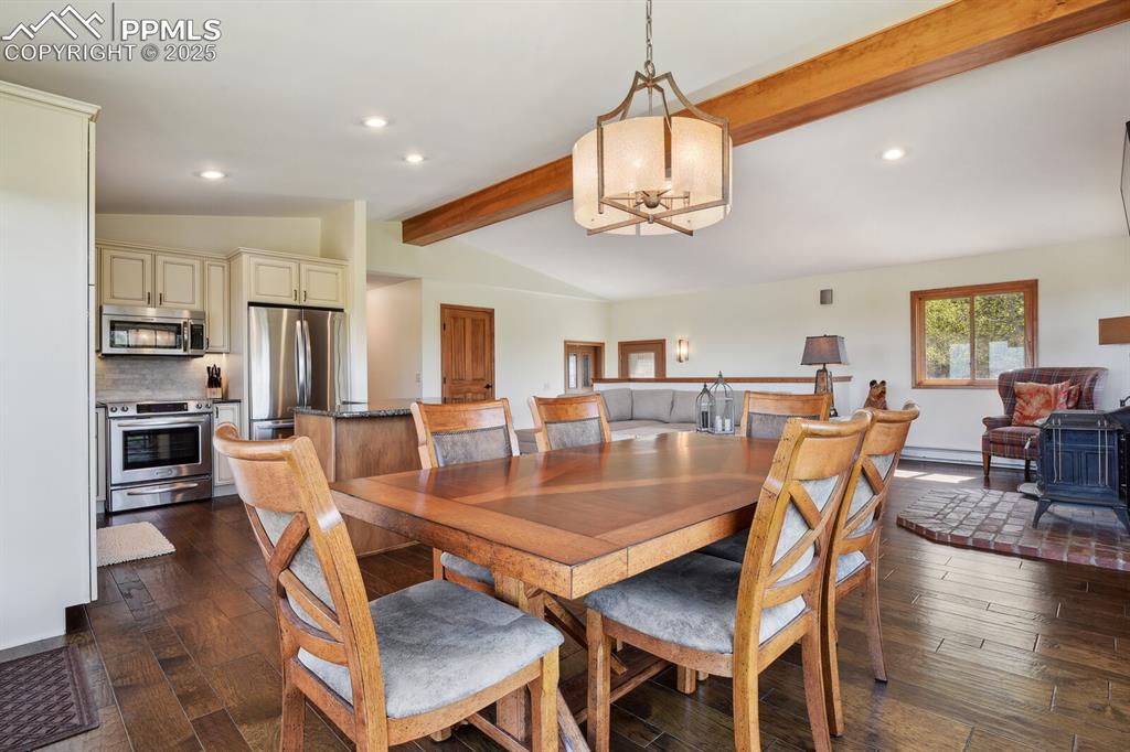Image 10 of 48: Dining Area