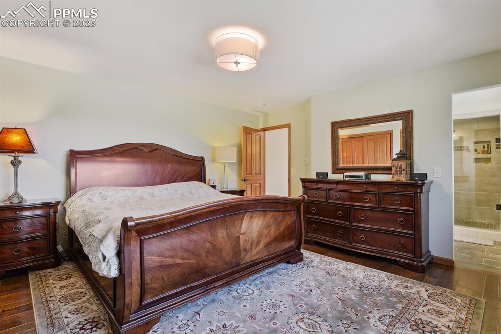 Image 15 of 48: Bedroom