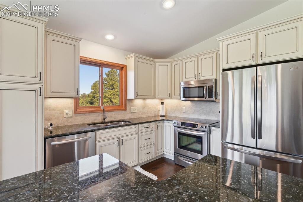 Image 6 of 48: Kitchen