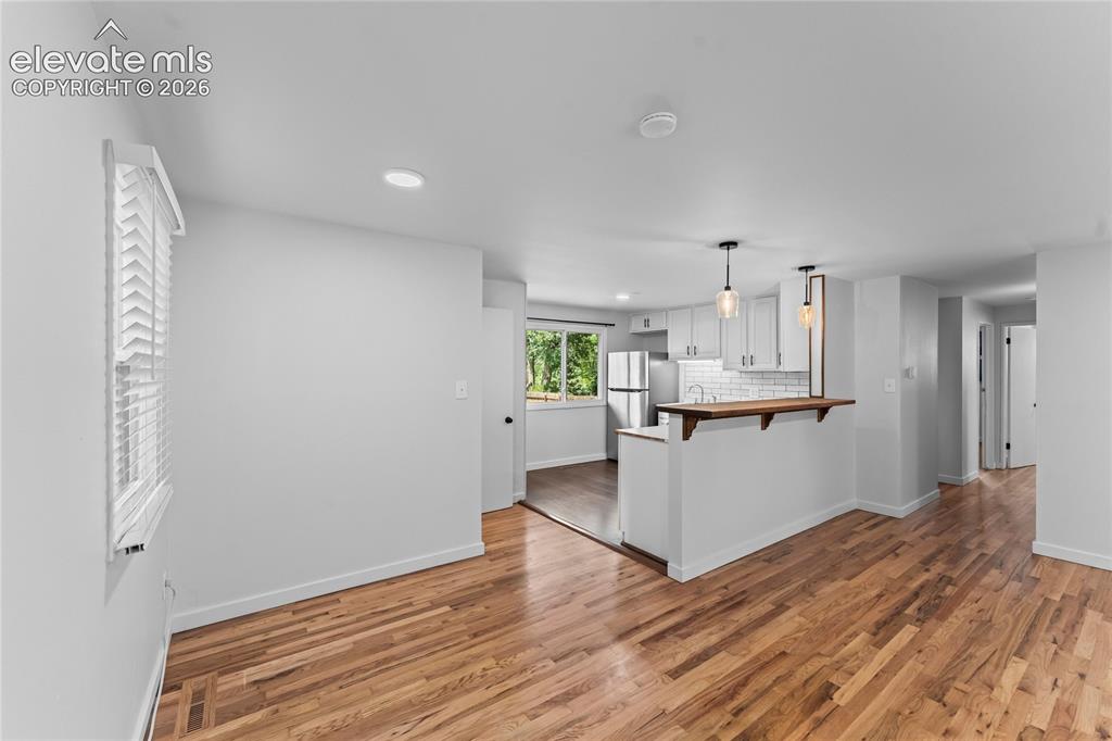 Image 6 of 40: Kitchen