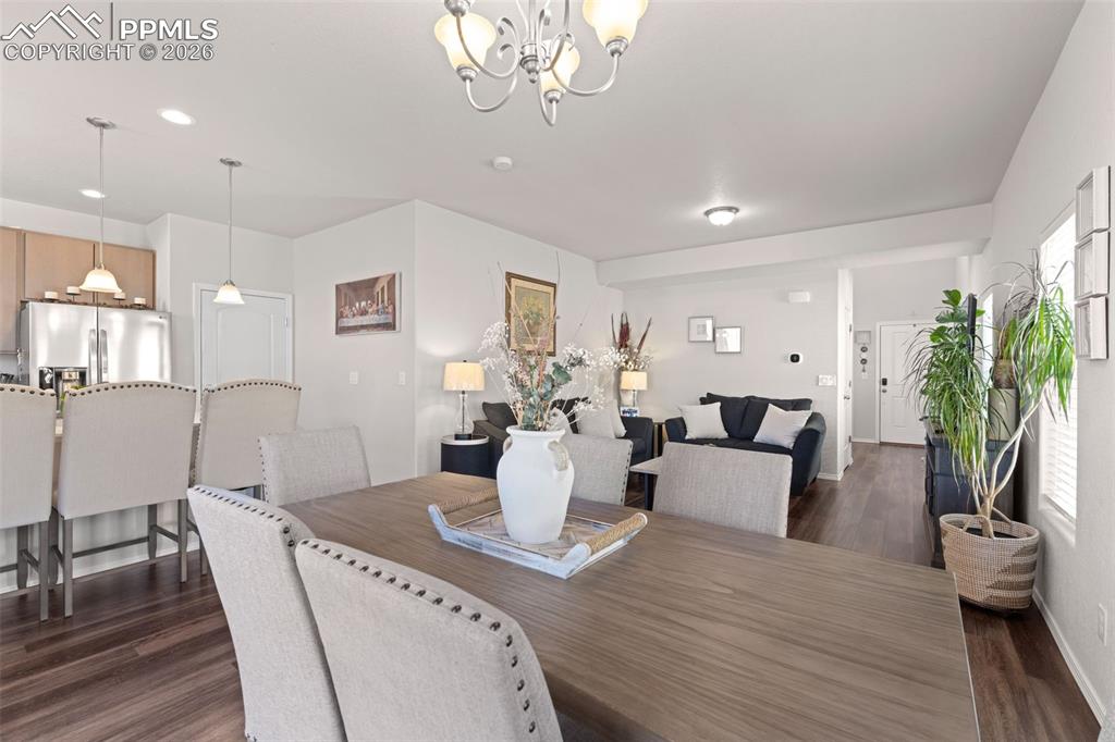 Image 10 of 49: Dining Area