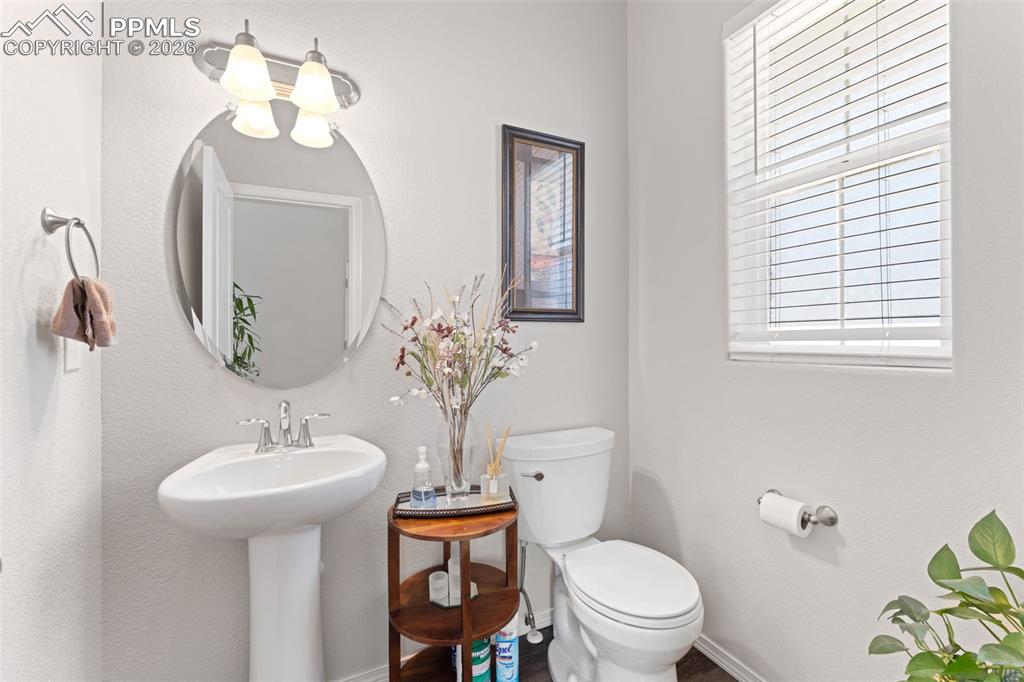 Image 19 of 49: Bathroom