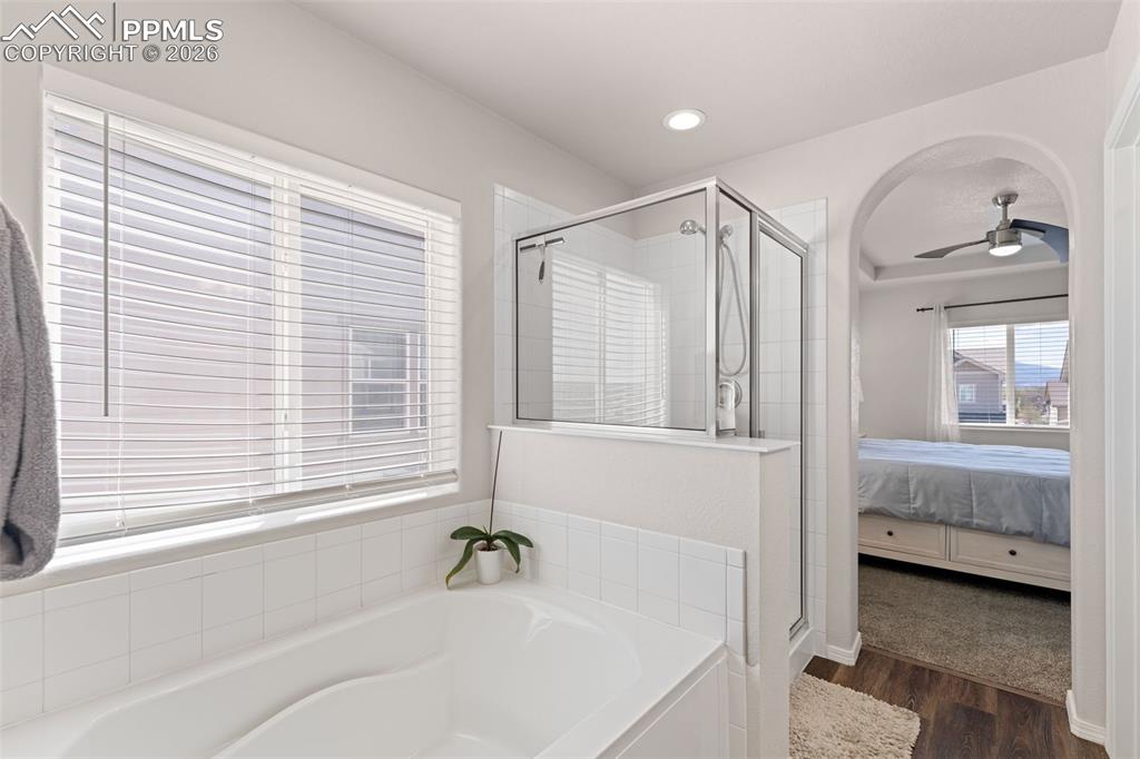 Image 28 of 49: Bathroom