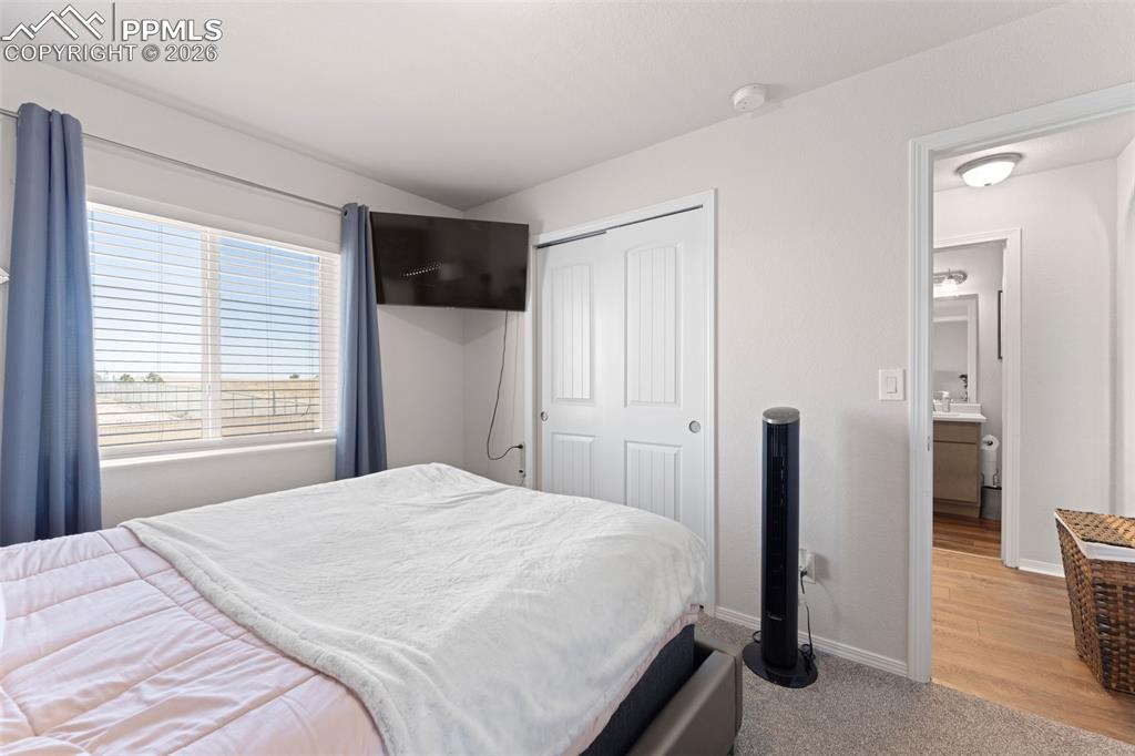 Image 36 of 49: Bedroom