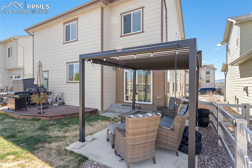 Image 43 of 49: Back of Structure