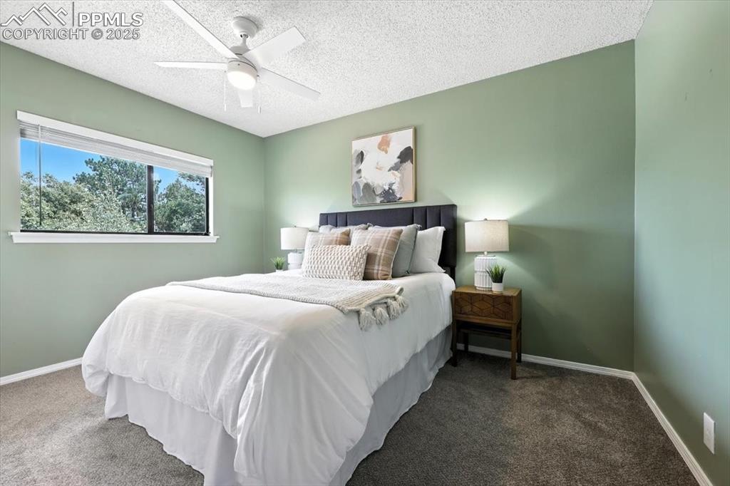 Image 16 of 36: Bedroom