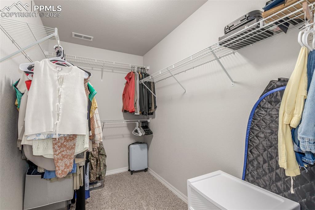 Image 26 of 40: Closet