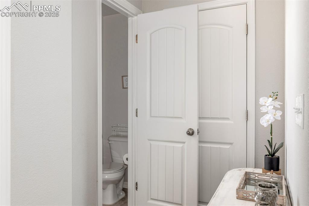 Image 7 of 40: Bathroom