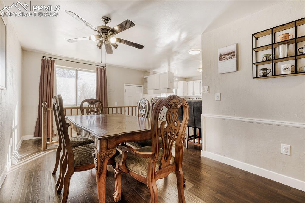 Image 10 of 27: Dining Area