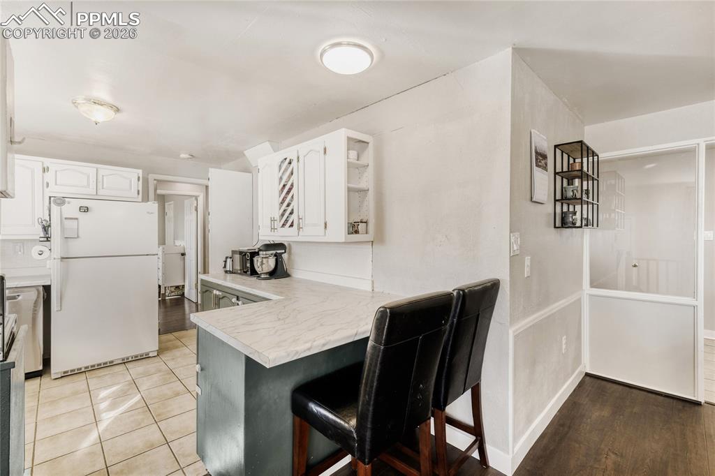 Image 12 of 27: Kitchen