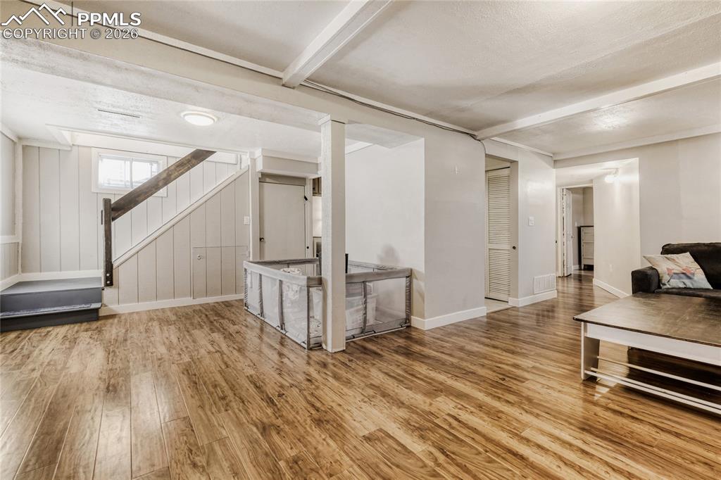 Image 15 of 27: Family Room