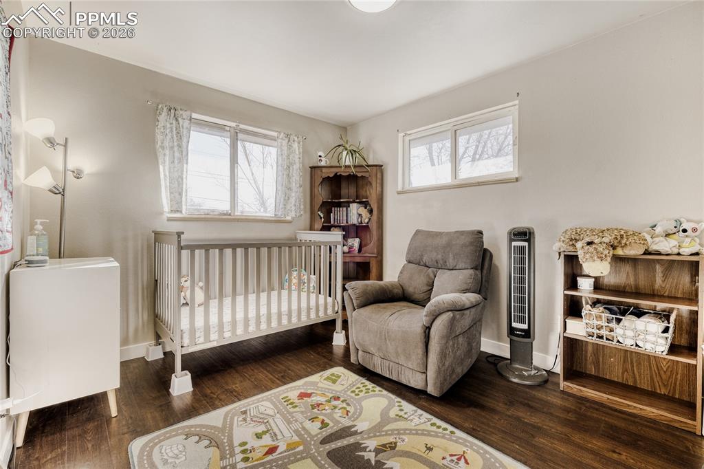 Image 20 of 27: Bedroom