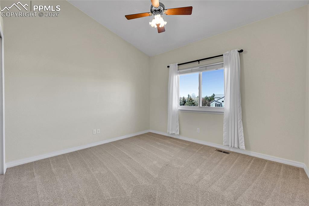 Image 19 of 44: 3/4 Bedrooms