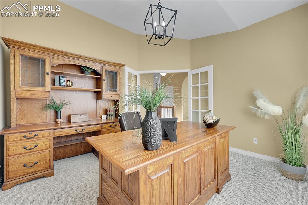 Image 21 of 44: Office