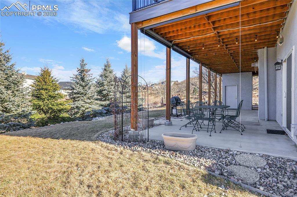 Image 29 of 44: Patio