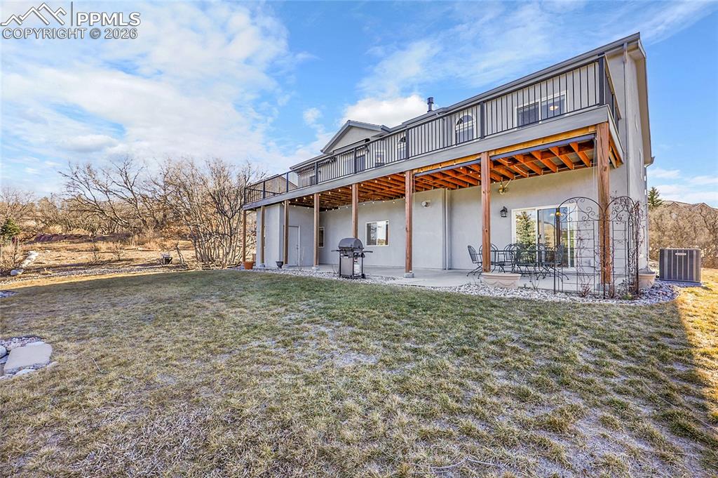 Image 32 of 44: Back of Structure