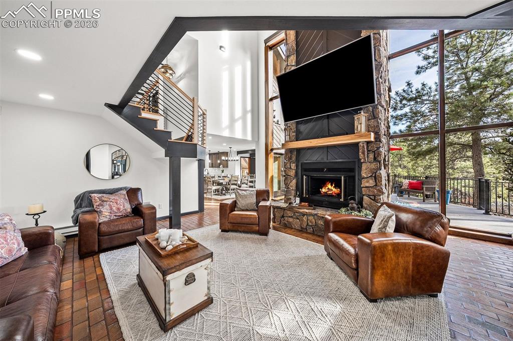 Image 2 of 27: Great Room