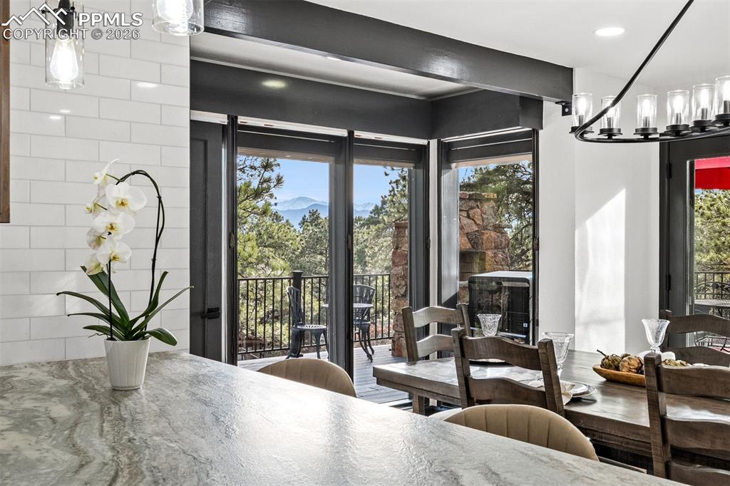 Image 8 of 27: Dining Area