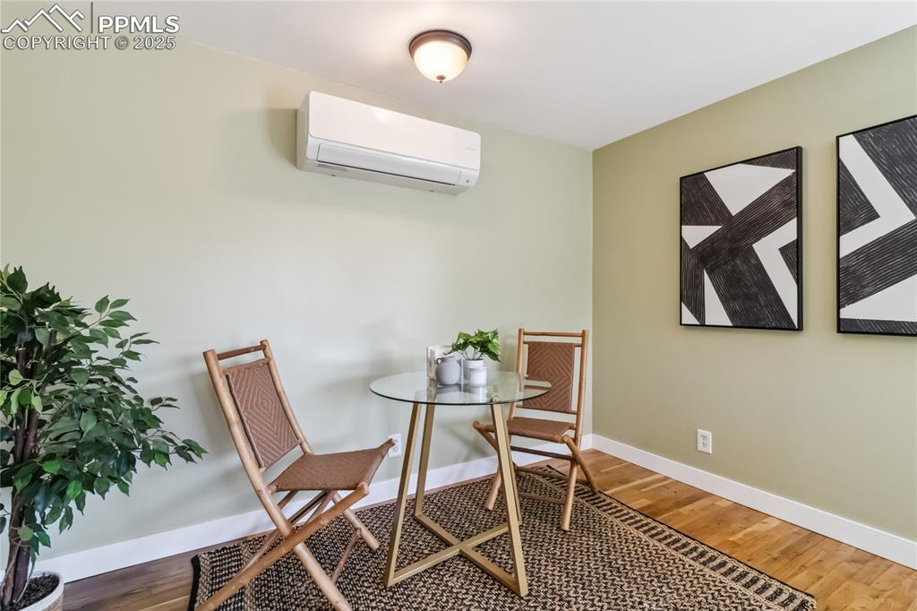 Image 36 of 49: (ADU) - Dining room