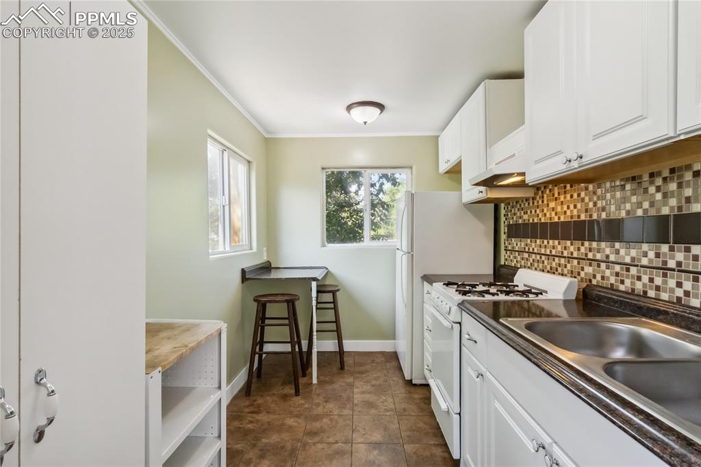 Image 37 of 49: (ADU) - Full kitchen