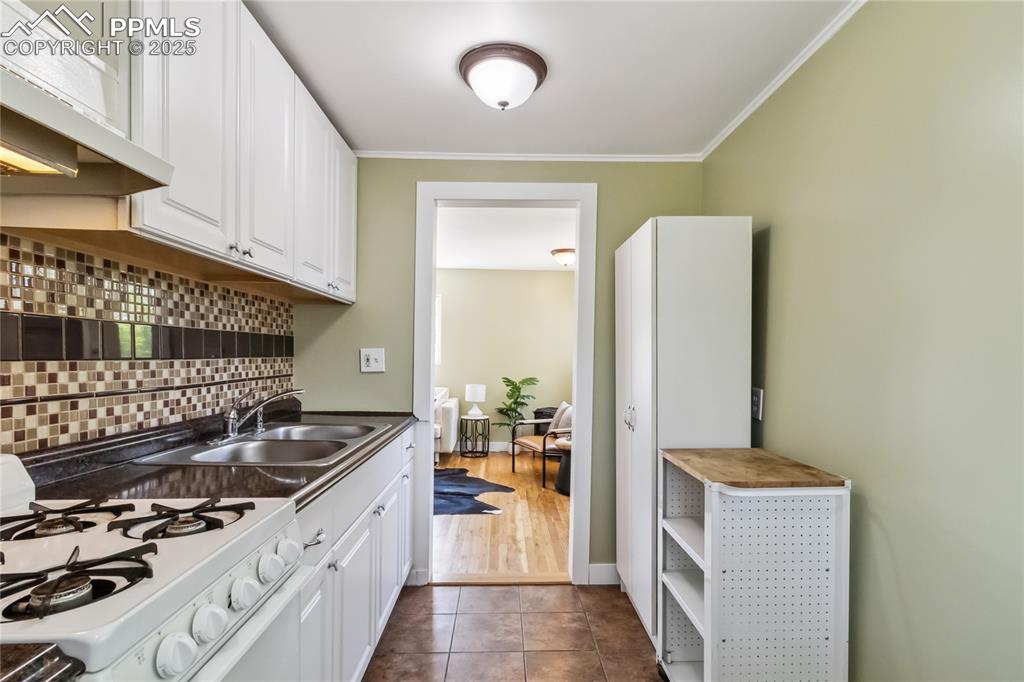 Image 39 of 49: (ADU) - Full kitchen