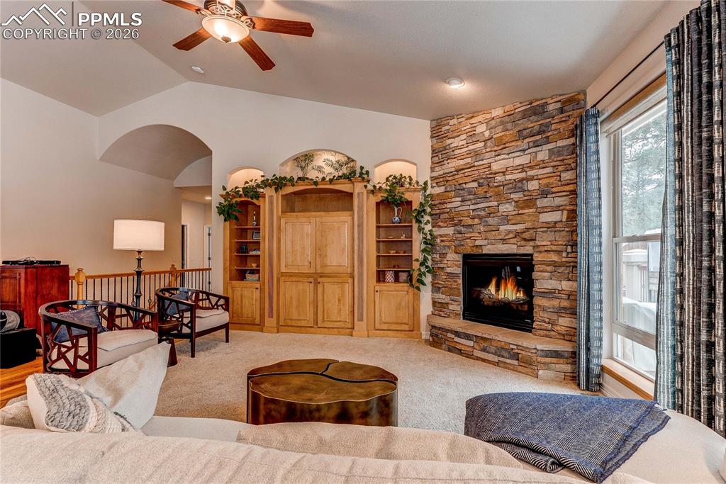 Image 12 of 50: Living Room