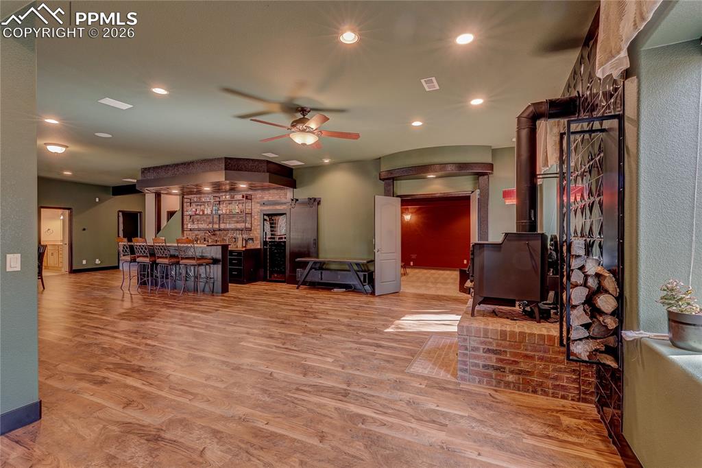 Image 33 of 50: Family Room