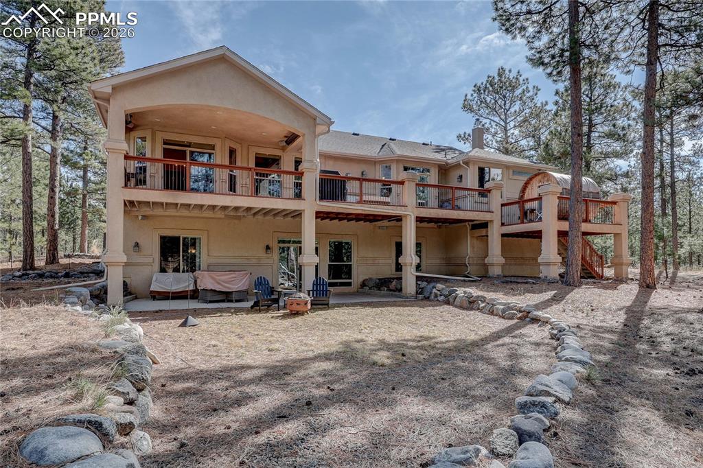 Image 4 of 50: Back of Structure