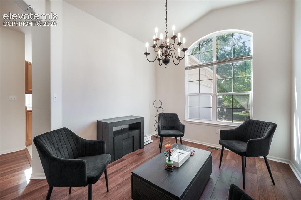 Image 9 of 49: Sitting Room
